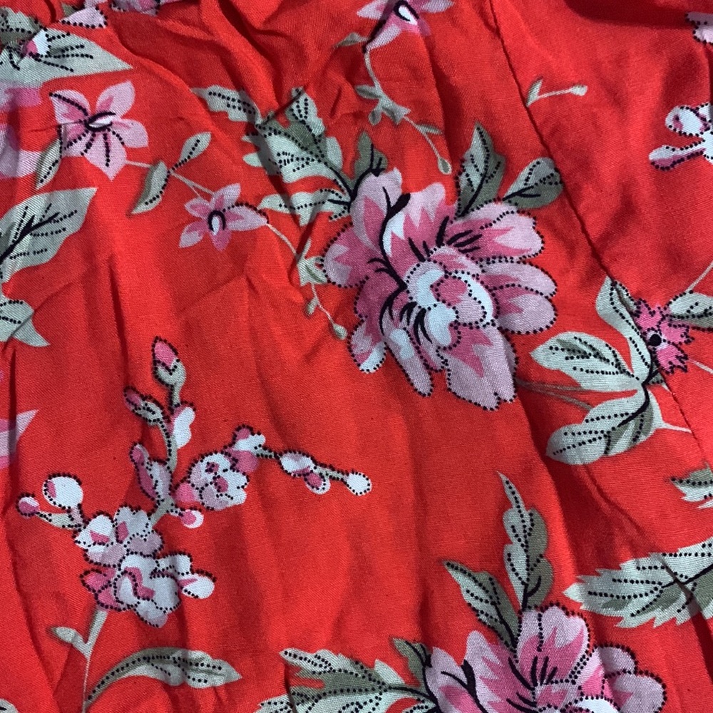 Red flowered dress - Picture 8 of 9